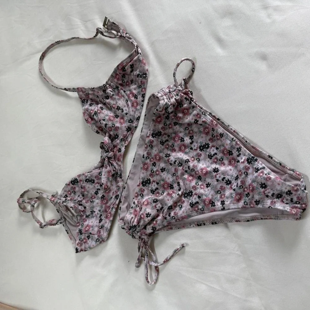floral retro bikini   Y2K floral tie-front bikini‎ top size 34B